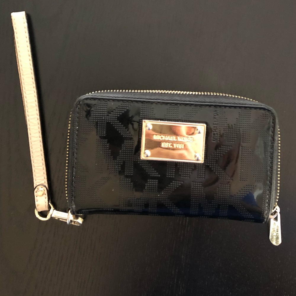 Authentic Michael Kors wristlet wallet